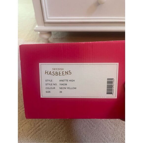 NIB Swedish Hasbeens Anette High Sandle in Neon Yellow - Picture 8 of 8